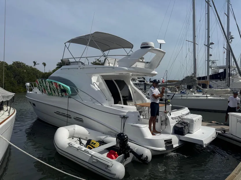Sealine F42/5