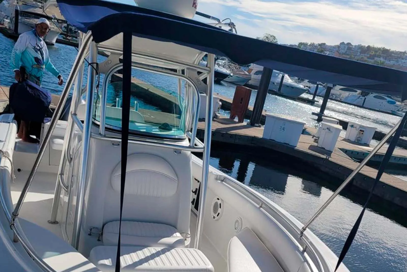 Robalo R260 cc 4